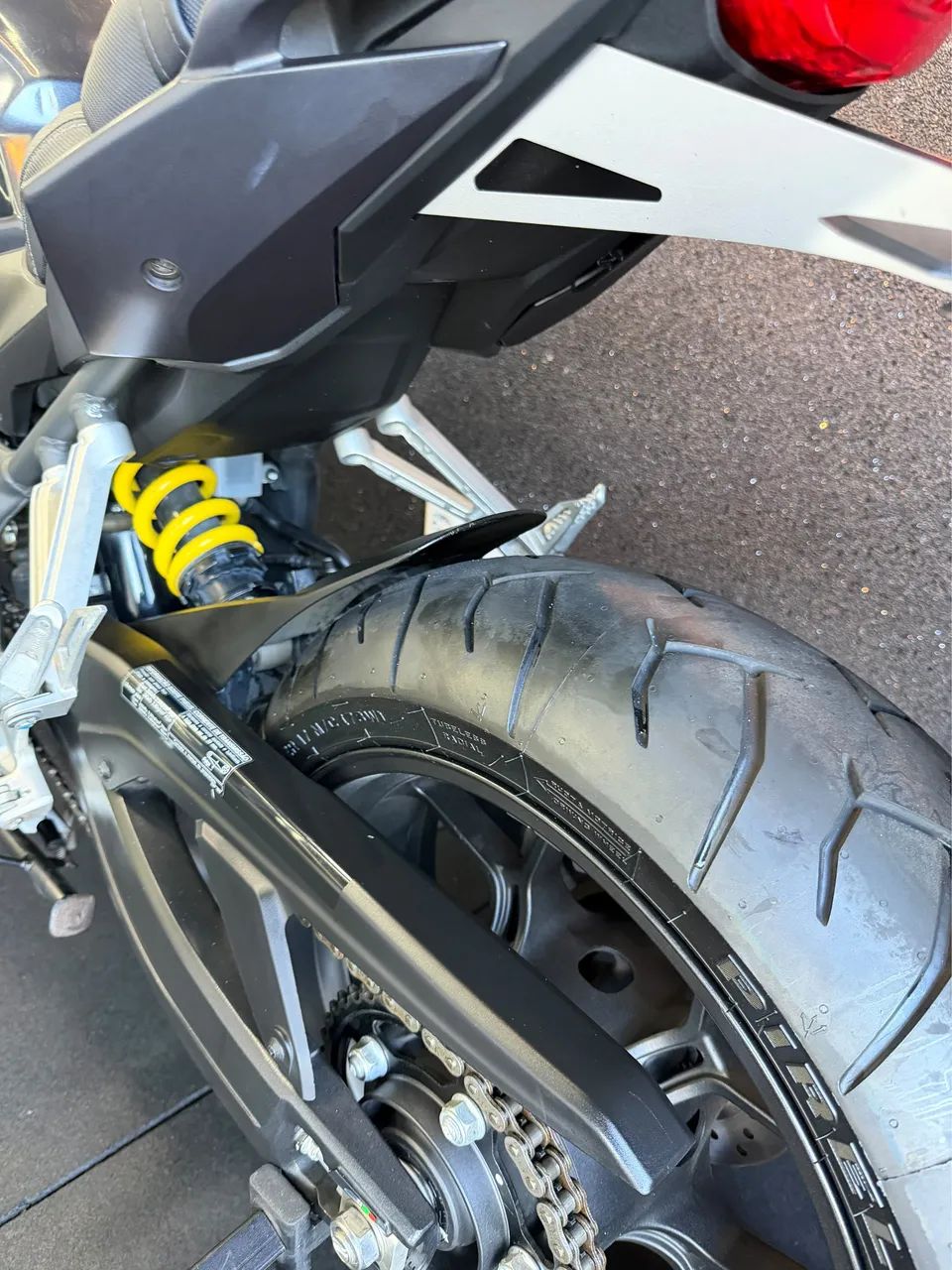 HONDA CBR 650R - 2023 - EXTRA!! - Foto 5