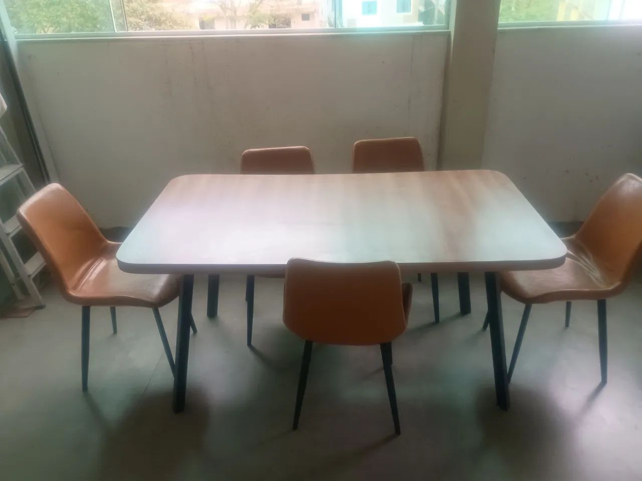 Mesa 6 cadeiras Nova mês de uso  - Foto 2
