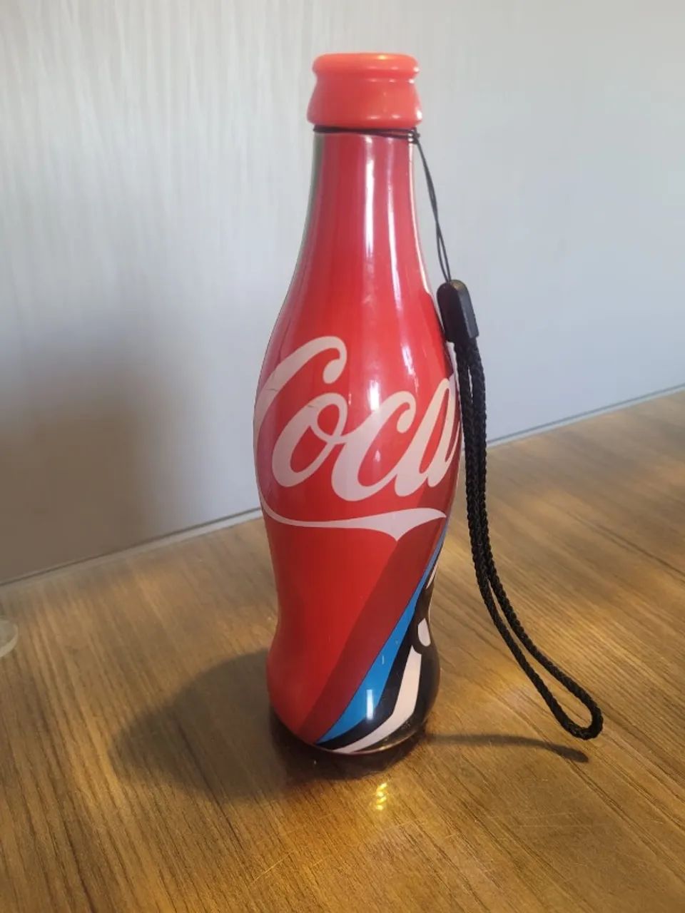 Garrafas decorativas de coca cola - Preço individual - Foto 3
