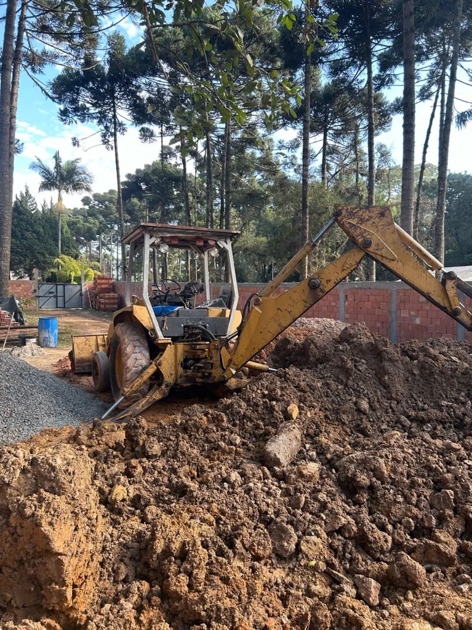 Locação de máquinas  e serviços 