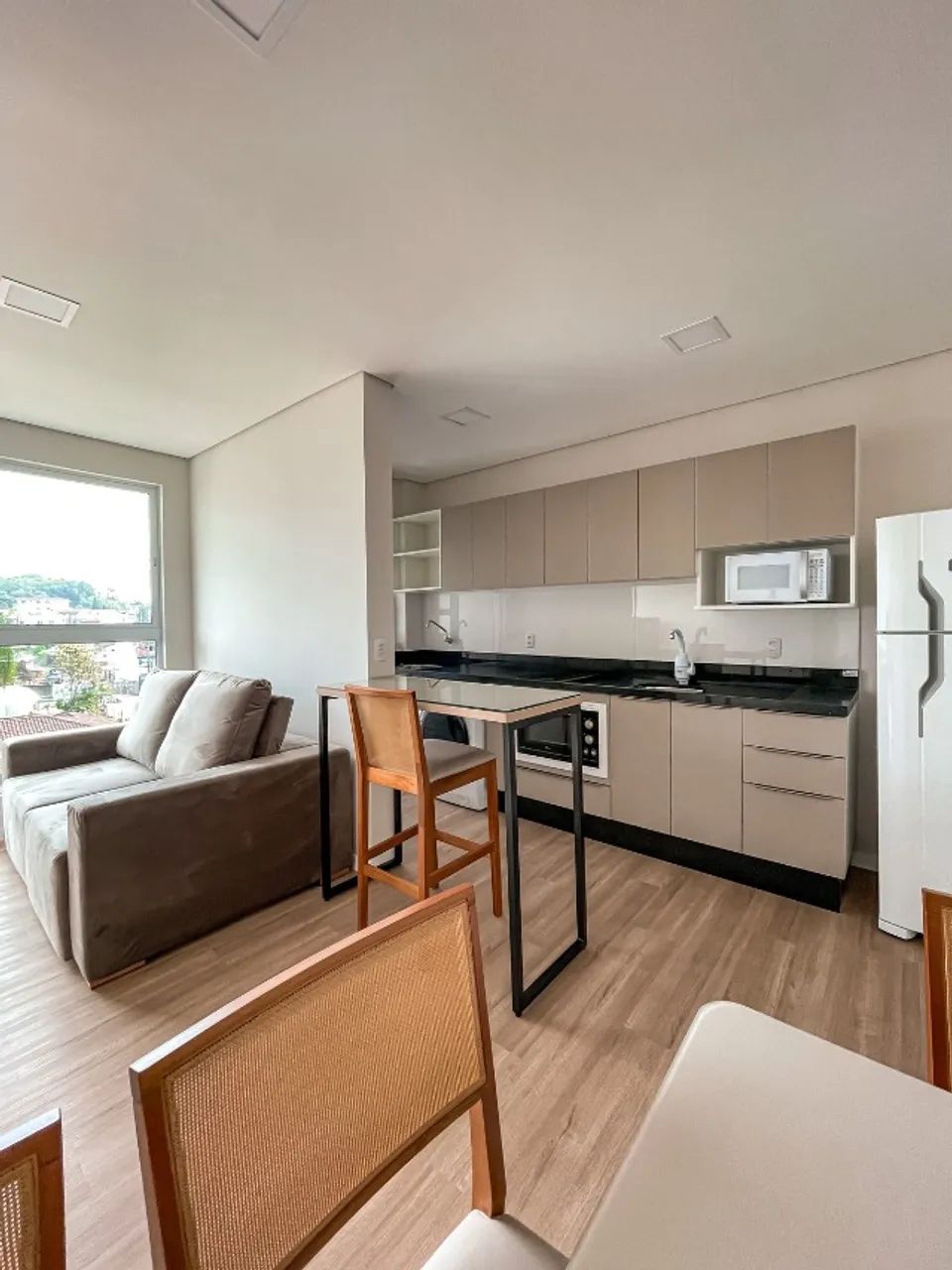 Aluga-se apto de 1 quarto mobiliado e equipado - Bom retiro - Foto 2