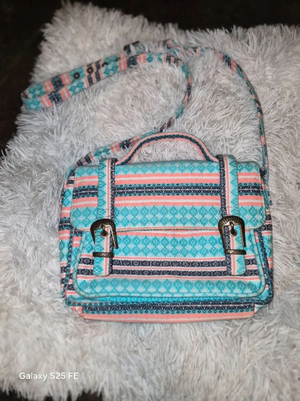 bolsa colorida azul e rosa