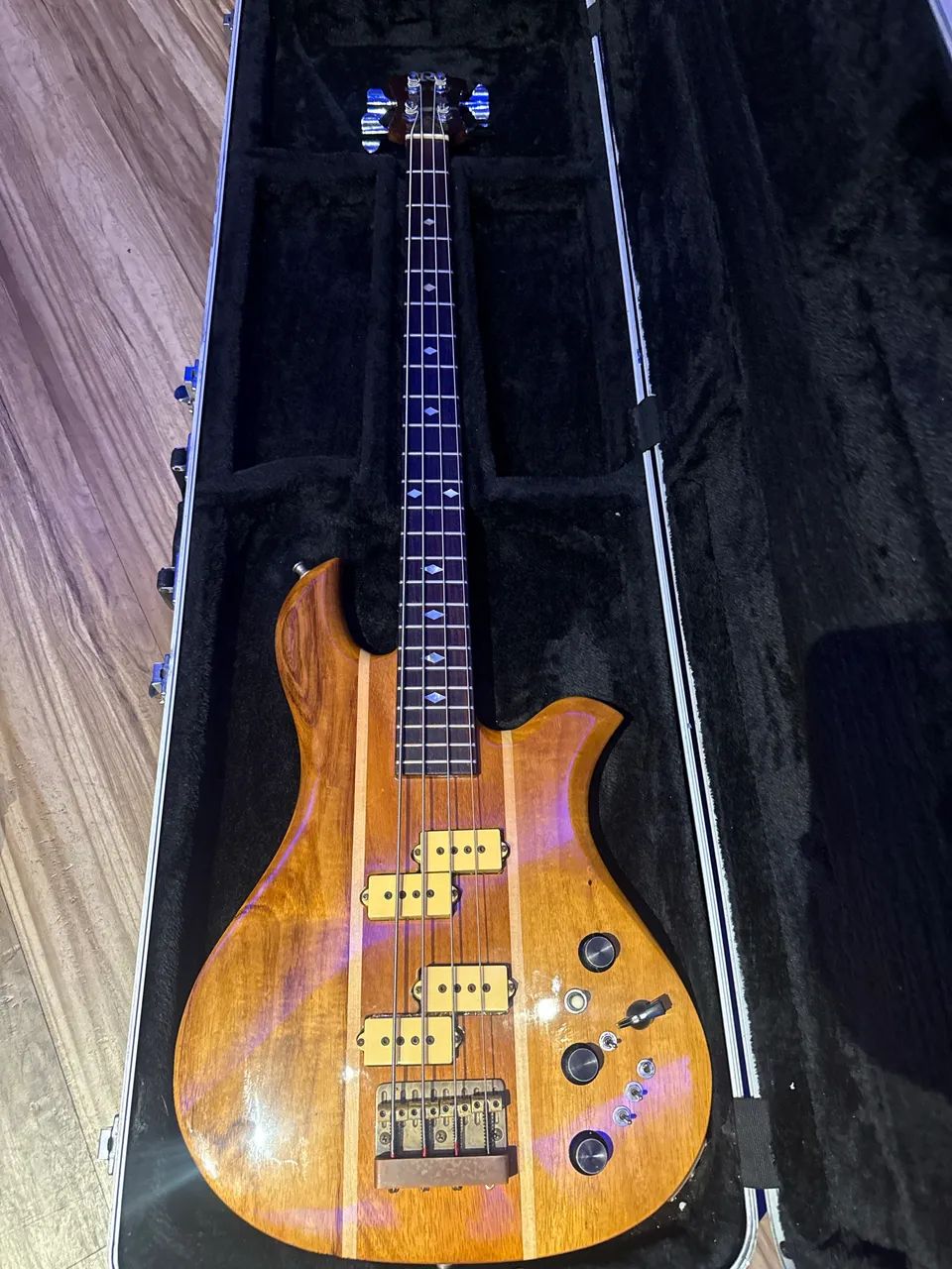 Vendo baixo BC Rich 