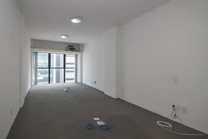 Sala para venda na Barata Ribeiro, em Copacabana