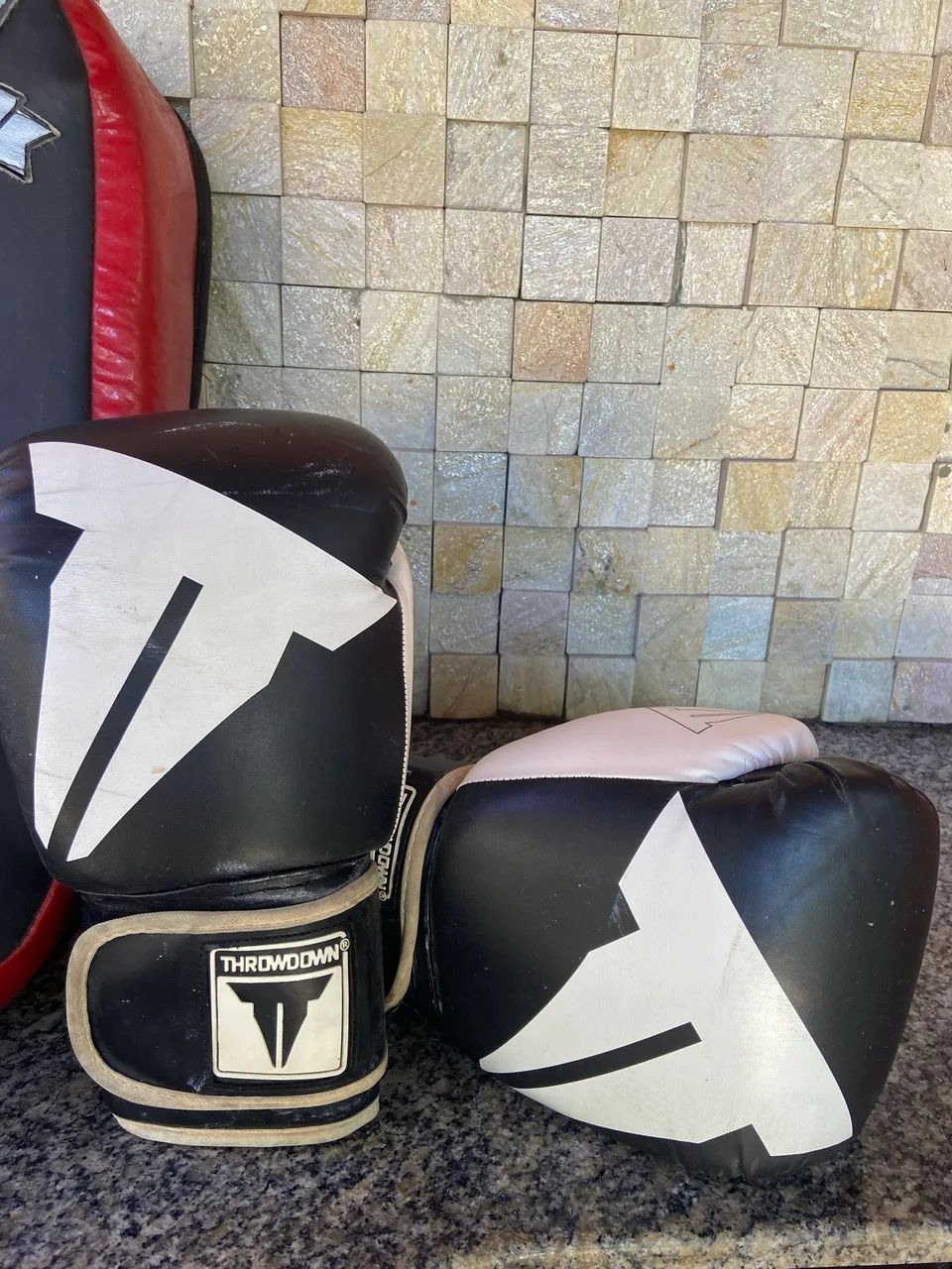 Luvas de boxe e jogo de aparadores - Foto 2