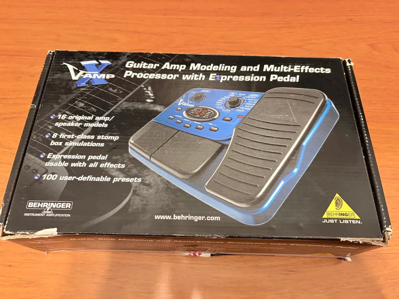 Pedaleira Behringer X V-Amp