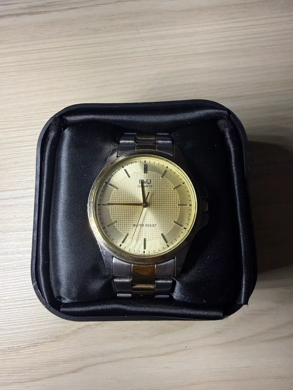 Relógio Q&Q Quartz Dourado - Foto 2
