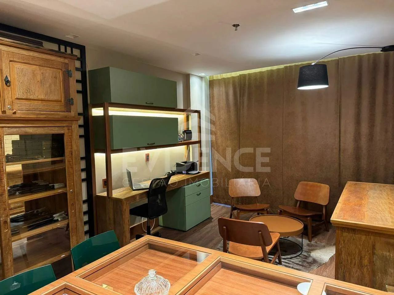 Sala decorada , 1 vaga de garagem, Enseada do Suá - Vitória / ES. - Foto 3