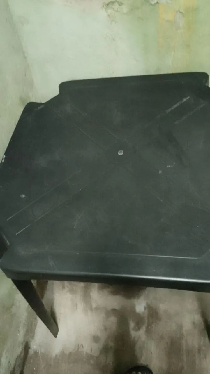 1 Mesa de plástico  - Foto 2