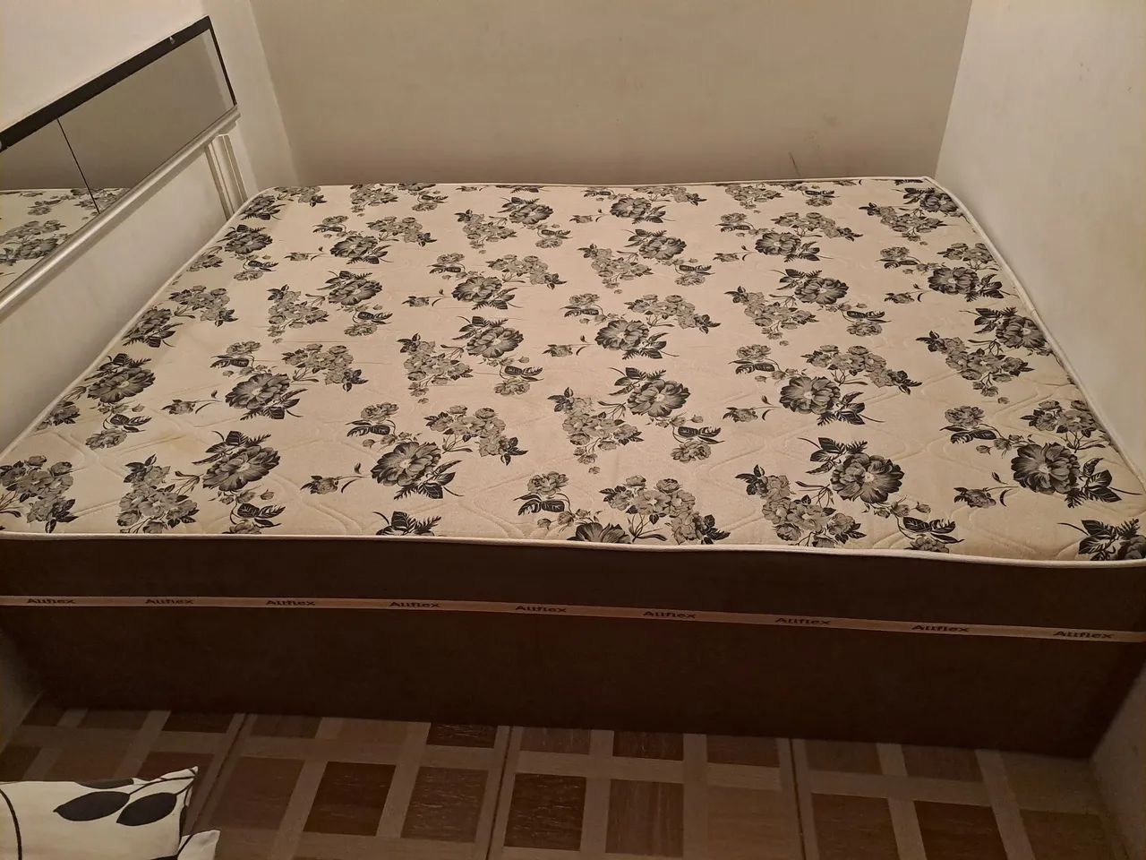Cama box de casal 
