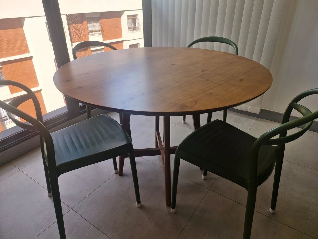 Mesa com cadeira - Foto 2