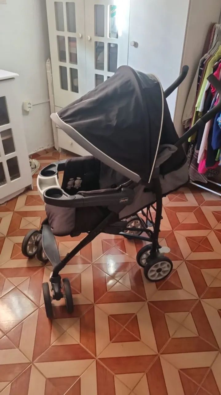 Carrinho de bebê seminovo da marca Chicco. - Foto 2