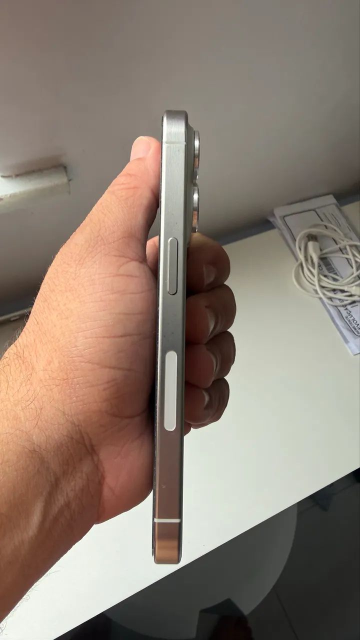 iPhone 15 Pro 256 - Foto 2