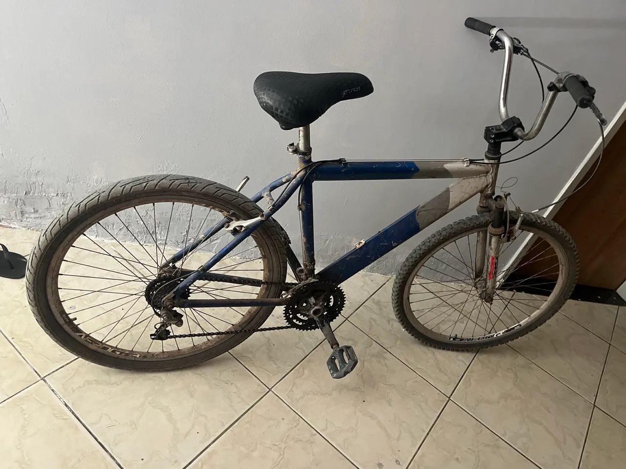 Bicicleta aro 26 quadro de alumínio  - Foto 2