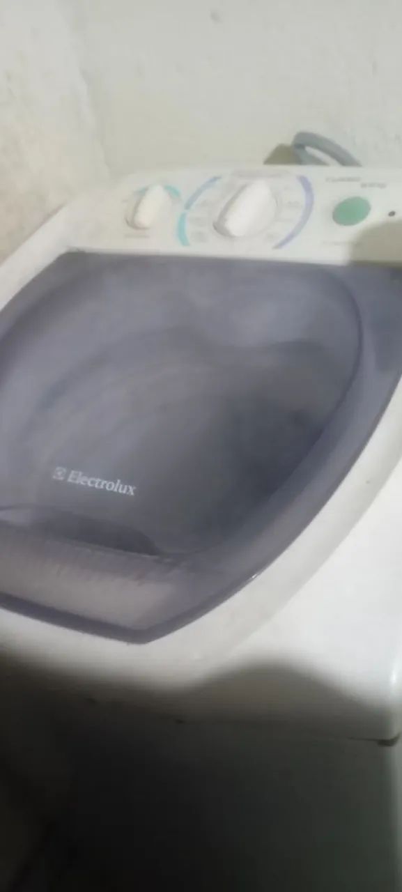 Máquina com defeito, rotada de peças 