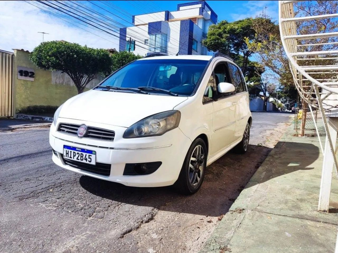Fiat Idea Sporting 1.8 Flex 16V 5P 2012