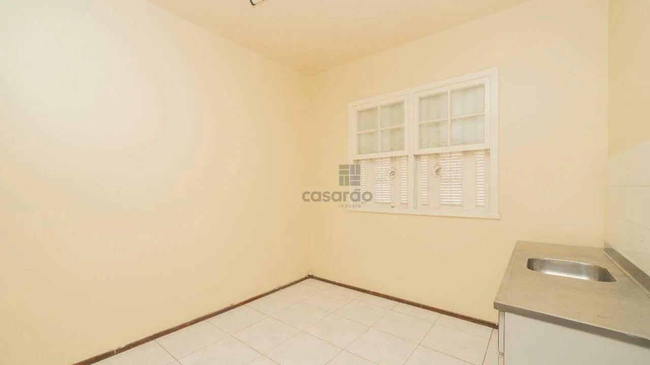 Casa Comercial para Aluguel no Centro de Pelotas  3 Salas e 2 Banheiros - Foto 4