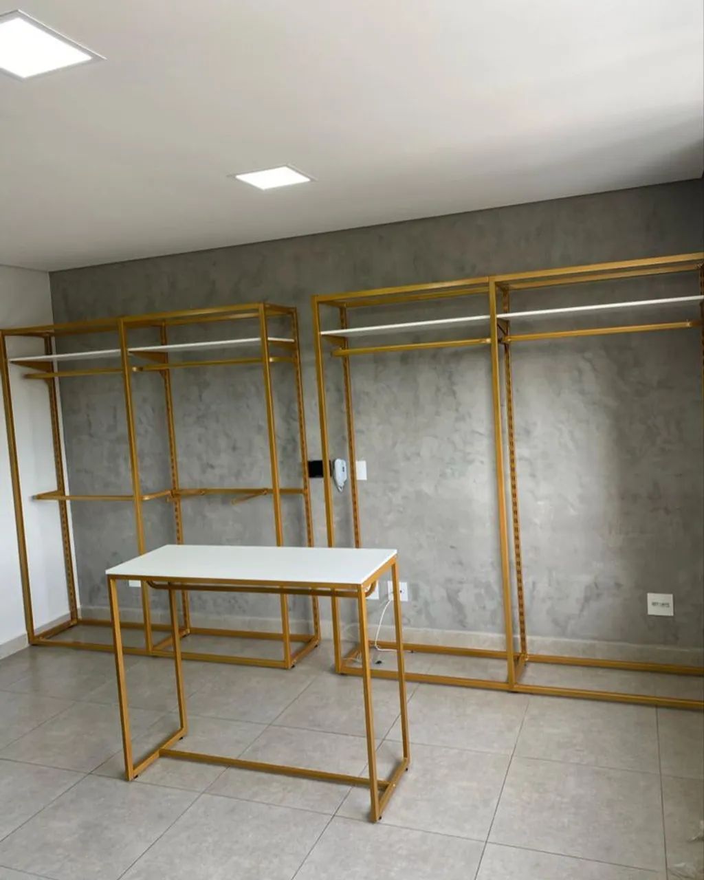 Arara de metal para loja de roupas  - Foto 3