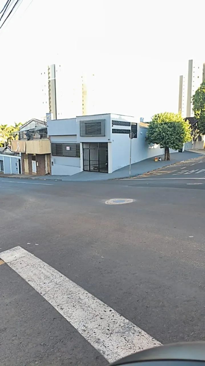 CÔMODO COMERCIAL COM CÂMARA FRIA NO SANTA MARIA