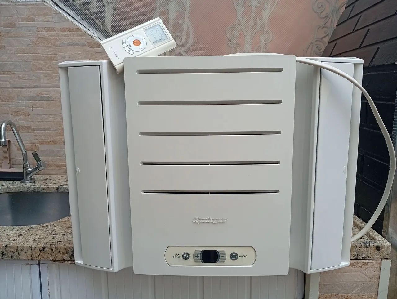 Excelente ar condicionado springer eletrônico 10.000 BTUs 220v