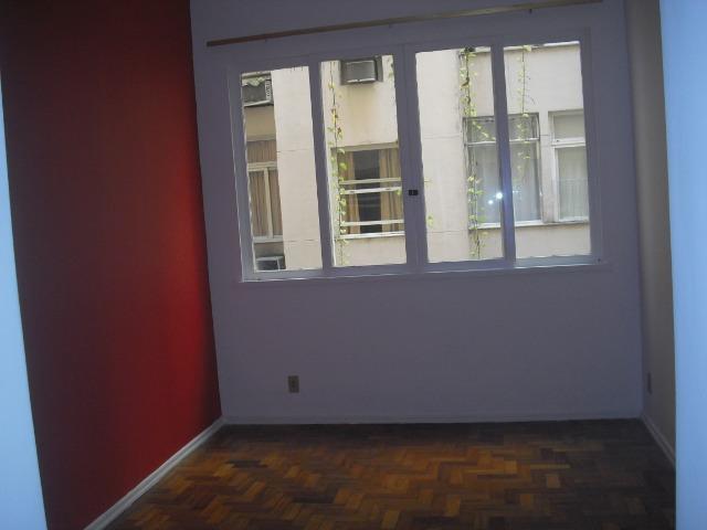 Quarto e sala Copacabana R$ 1.600,00