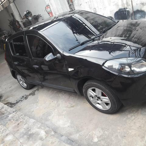 Vendo lindo carro sandero ano 2011 - Foto 5