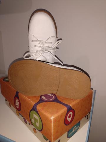 Sapato em couro branco