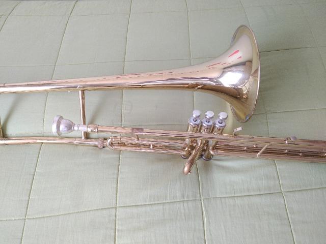 SUPER PROMO BLACK FRIDAY 20% OFF* Trombone sib Eagle Acompanha Bocal - Foto 2