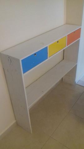 Bancadinha com três gavetas - Foto 3