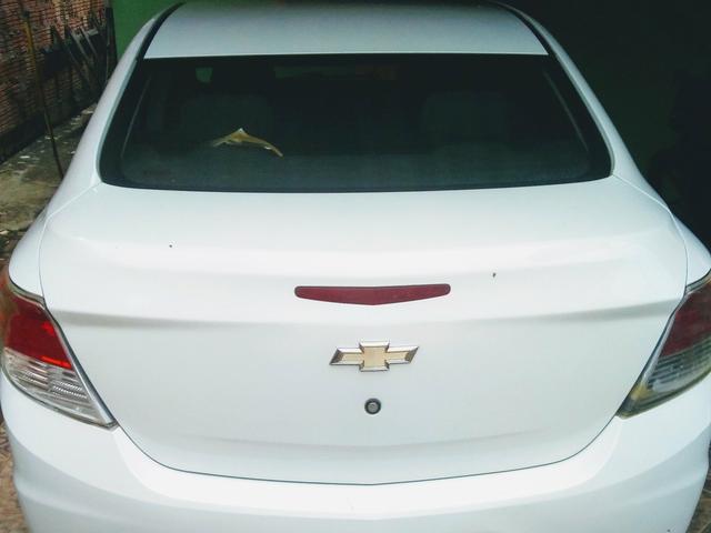 Vendo um prisma top, carro de mulher