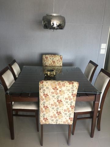 Mesa de jantar em madeira de lei + 6 cadeiras excelente estado - Foto 2