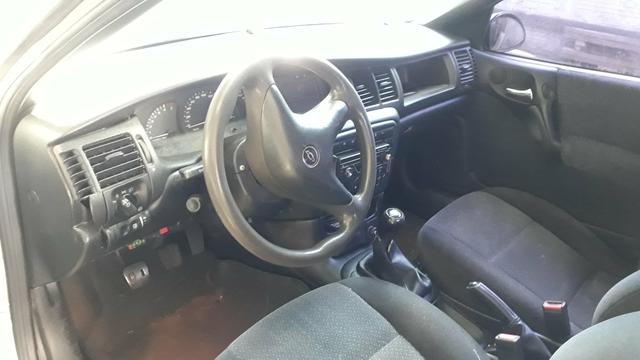 Vendo ou troco Vectra 2000 2.2 gls