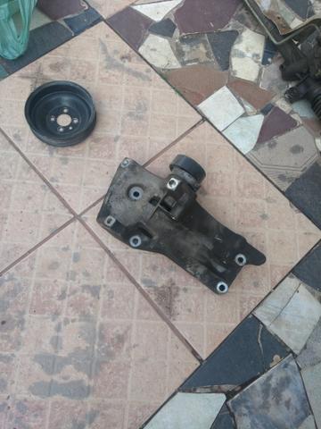 Polia bomba direção polo e suporte do compressor e alternador do polo 2003