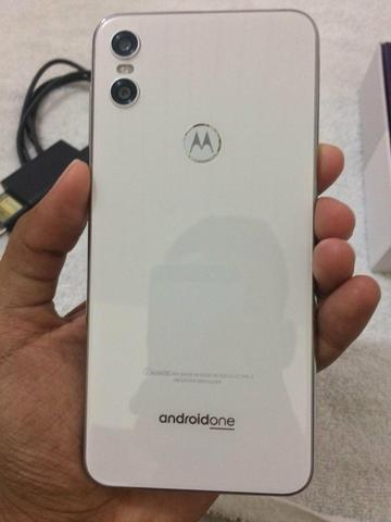 Moto One 64g Pouco tempo de uso - Foto 3