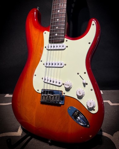 Guitarra Squier Standard Stratocaster 2013 - Foto 4