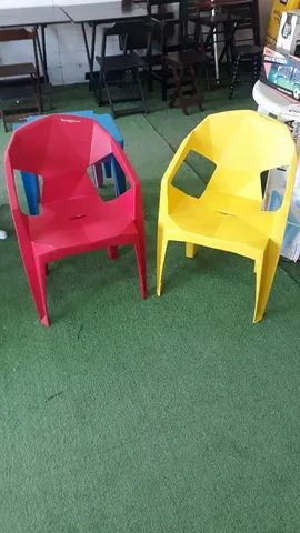Jogo Mesa Plastico Redonda Desmontavel 4 Cadeiras Diamond