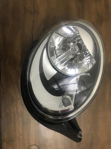 Farol esquerdo do novo Fusca 2014 