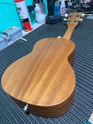 Ukulele on sale soprano olx