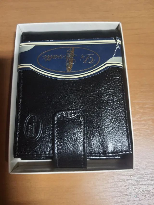 Carteira masculina com porta documento extra