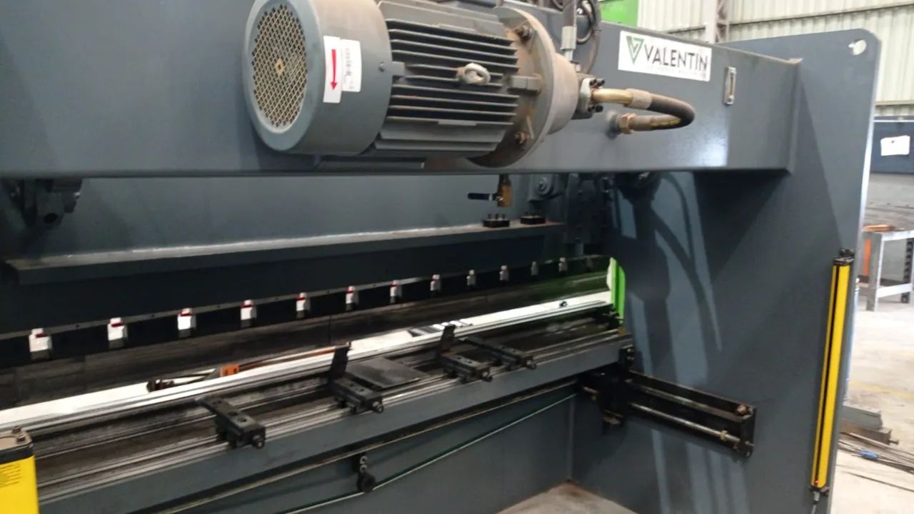 Dobradeira 125T ano 2023 usada  - Foto 3