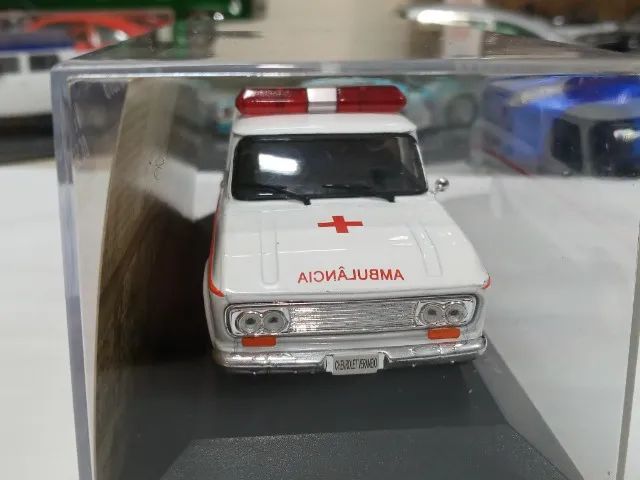 Miniatura Veraneio Ambulância 1/43 Carros de Serviço - Foto 3