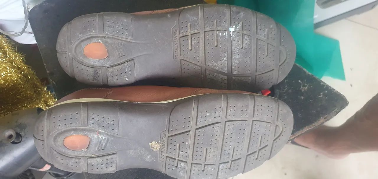 Vendo sapatenis em couro legítimo pouco usado  - Foto 4