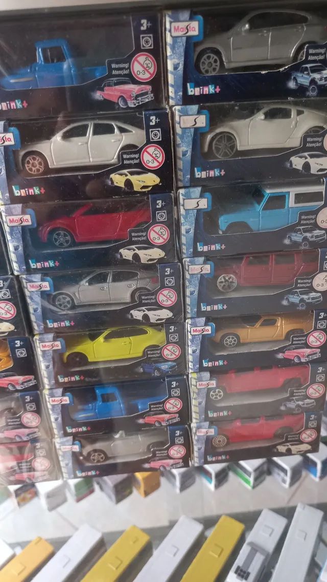 Lote 60 carrinhos 1:64 da maisto - Foto 4