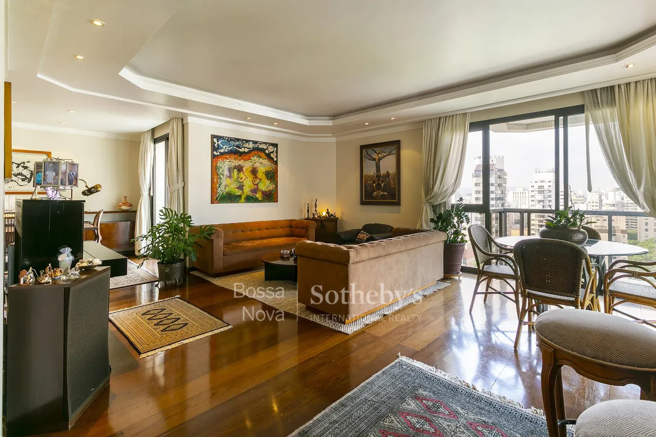 Apartamento com pé-direito alto em Perdizes