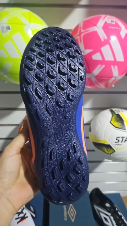 PROMOÇÃO CHUTEIRA UMBRO ORIGINAL-R$129.00 AVISTA.  - Foto 2