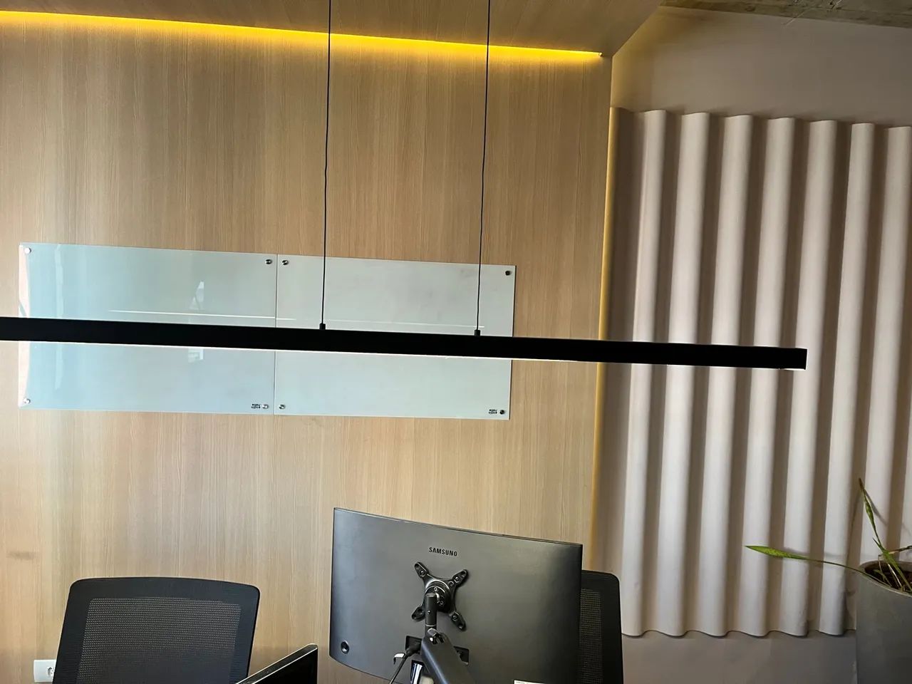 Luminária de escritório discreta  - Foto 3