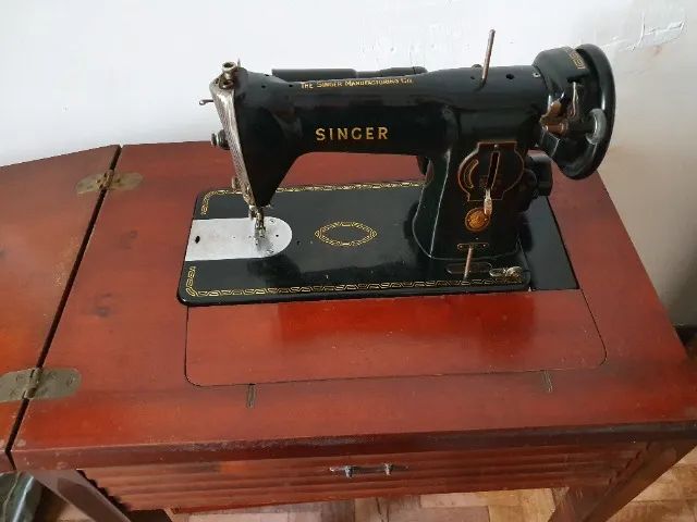 Máquina de Costura Singer Antiga, dos Anos 60" - Foto 2