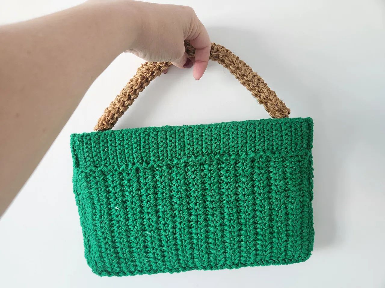 Clutch de crochê com fios ecológicos - 16x28 clutch com alça removível  - Foto 2