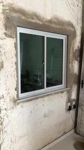 Janela de alumínio branco reforçada 