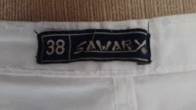 Bermuda branca, marca Sawary. Número 38. Original. Indústria Brasileira. Temos outros mode